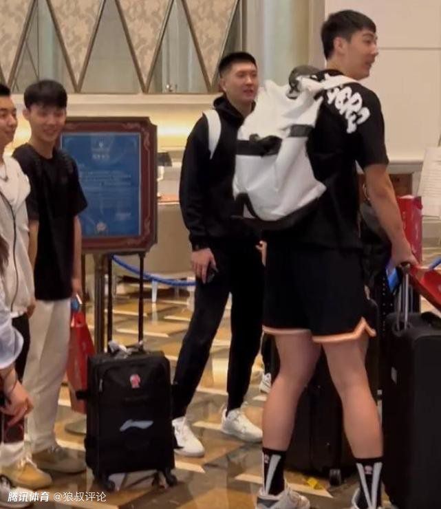 小妖精太湿太紧了拔不出视频